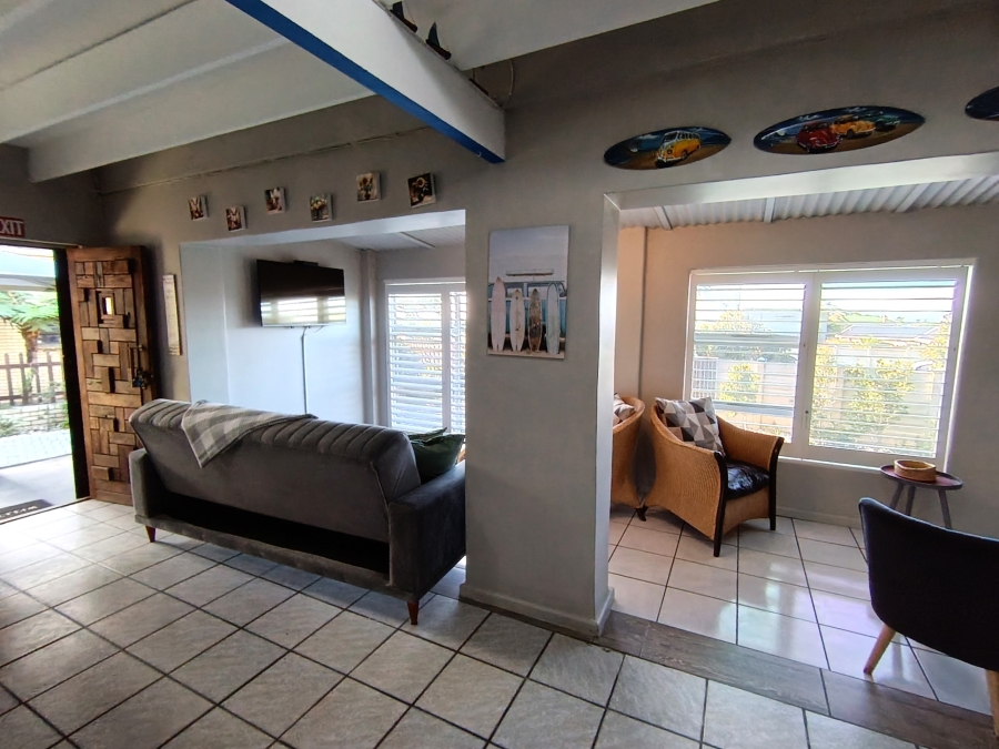 3 Bedroom Property for Sale in Wavecrest Eastern Cape